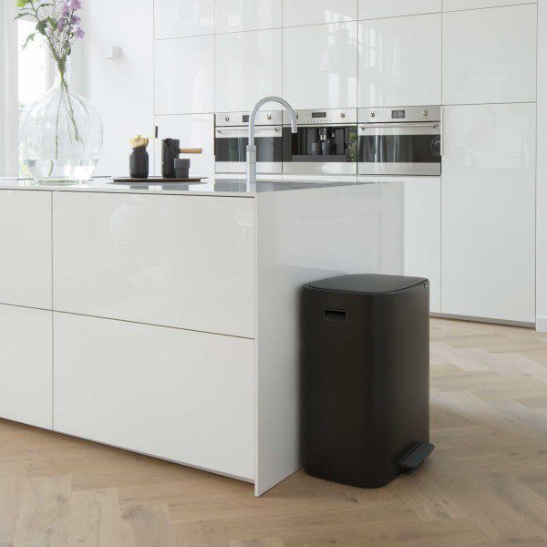 y 211362 bo pedal bin 60l matt black brabantia 13