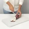 ⁦קרש חיתוך גדול עם מגש, אפור בהיר + Brabantia - Tasty⁩ – תמונה ⁦3⁩