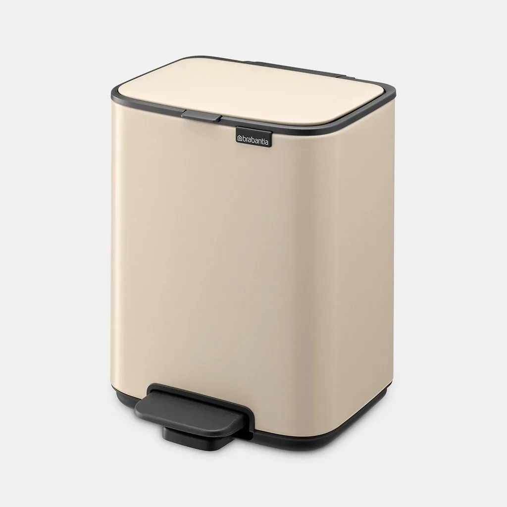 פח לשירותים BO פדל 4 ליטר Brabantia בז-עדין