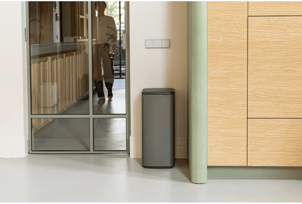 פח אשפה למטבח BO טאץ 30 ליטר Brabantia פלטינום