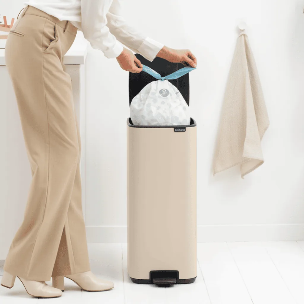 פח אשפה למטבח BO פדל 30 ליטר Brabantia בז-עדין