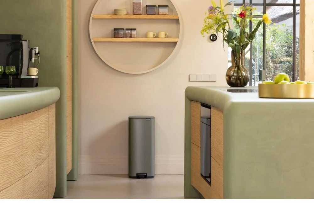 פח אשפה למטבח BO פדל 30 ליטר Brabantia פלטינום