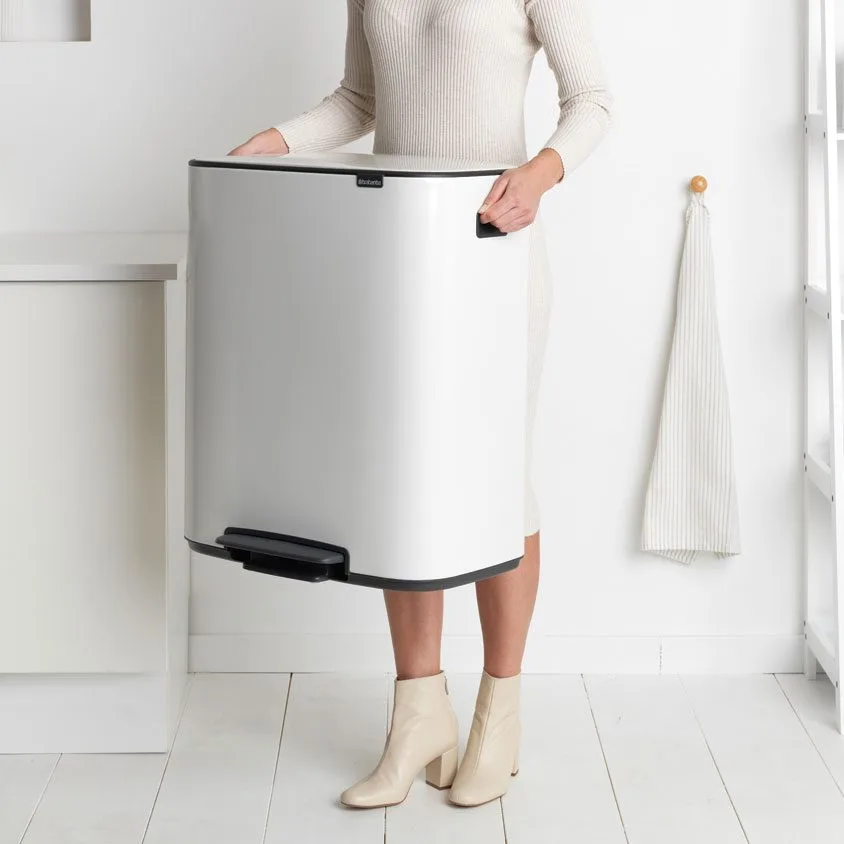 פח אשפה למטבח, מחולק 30+30 ליטר BO פדל Brabantia לבן