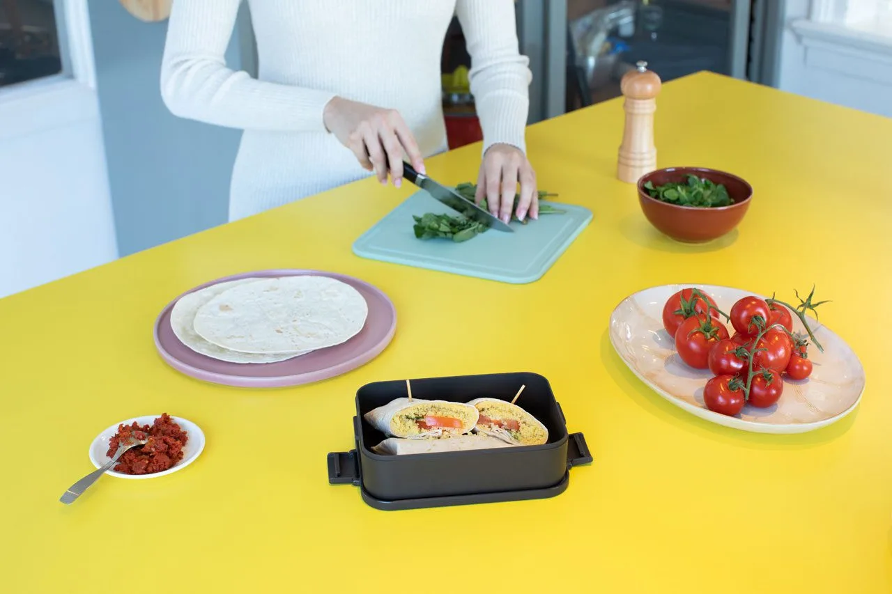 ⁦קופסת אוכל בינונית 1.1 ליטר Make & Take פלסטיק ללא BPA אפור כהה Brabantia⁩ – תמונה ⁦4⁩