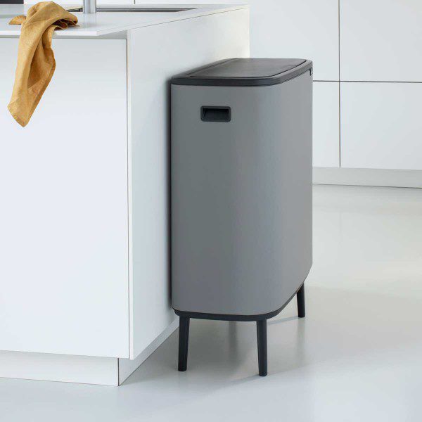 y 130281 bo touch bin 60l mineral concrete grey brabantia mood side
