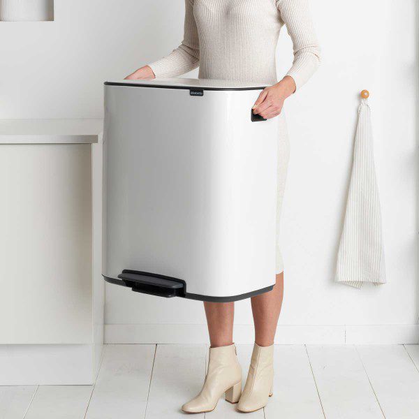 y 211300 bo pedal bin 60l white brabantia 02