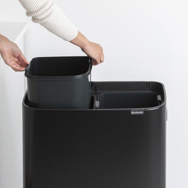 Bo Touch Bin Hi 2 x 30L   Black   8710755130625 Brabantia 300dpi 1590x1590px 6 NR 14918  51190.1556288227
