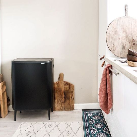 y 130229 b0 touch bin 60l matt black brabantia easy to move