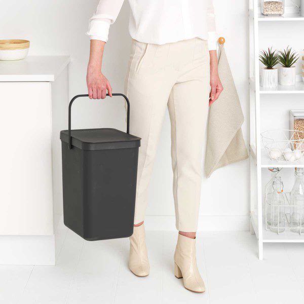 sort and go waste bin 25l grey brabantia inuse carry y 129940 1200
