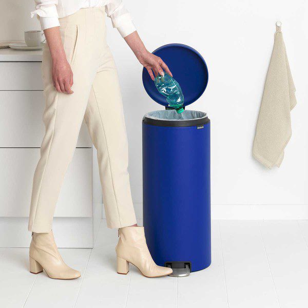 newicon pedal bin 30l mineral powerful blue brabantia 01 y 207945
