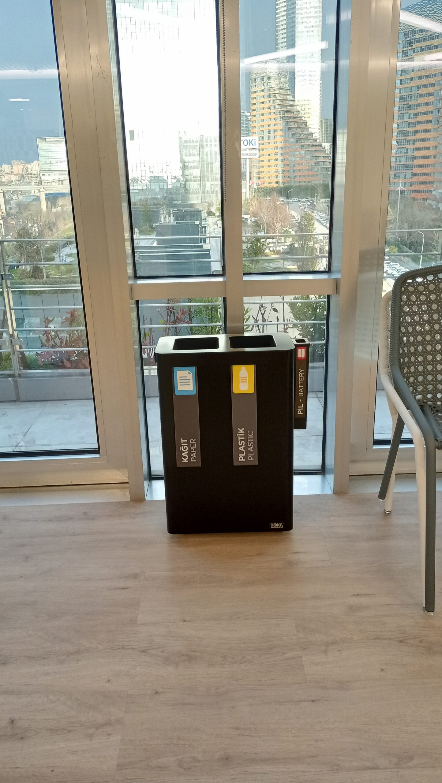 Lapya with battery box 4 scaled