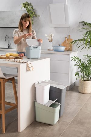 READY to Collect 5L פח מחזור ירוק תמונה כללית בנוף