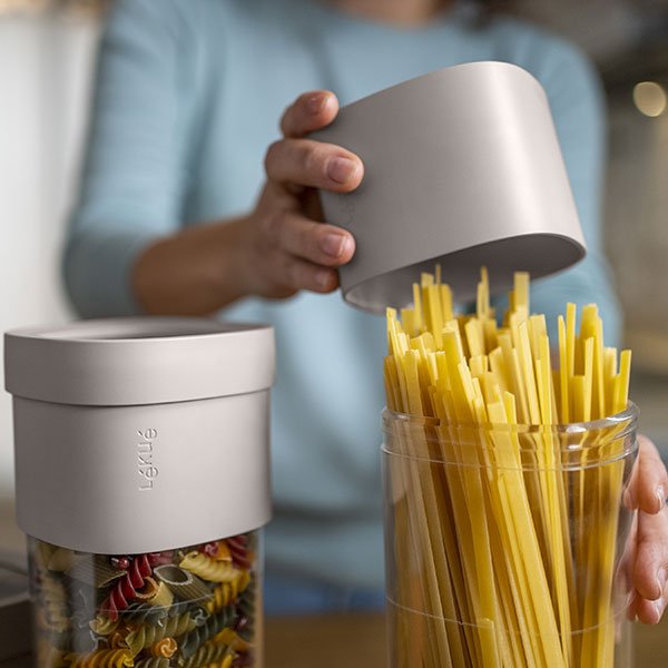 סט 3 מיכלי אחסון מזון יבש Flip מתרחב Lekue מבית Brabantia – תמונה 2