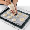 ⁦משטח אפייה סיליקון מחוזק 40X30 ס״מ Lekue מבית Brabantia⁩ – תמונה ⁦7⁩